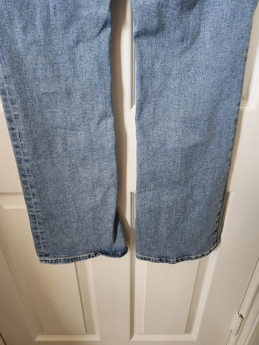 Levis 725 High Rise Bootcut Light Blue Jeans 30